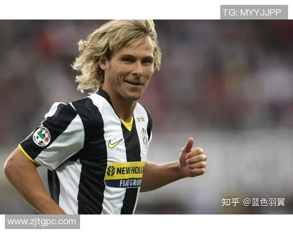 兄弟同场竞技两位足球天才的传奇故事与荣耀之路